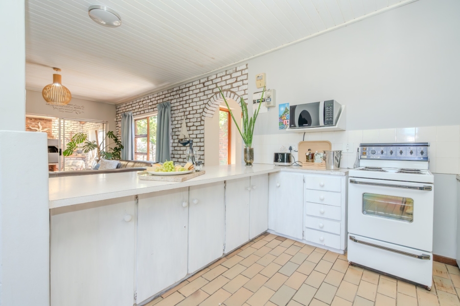 4 Bedroom Property for Sale in Middedorp Western Cape